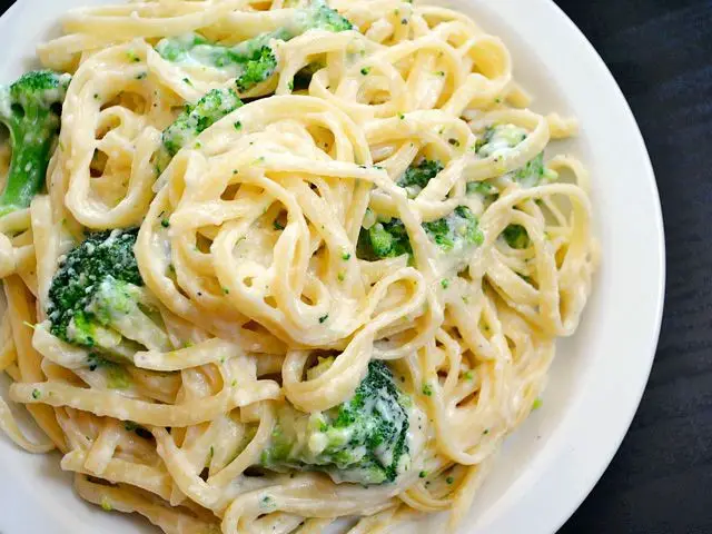 Pasta with Creamy Alfredo Sauce and Broccoli