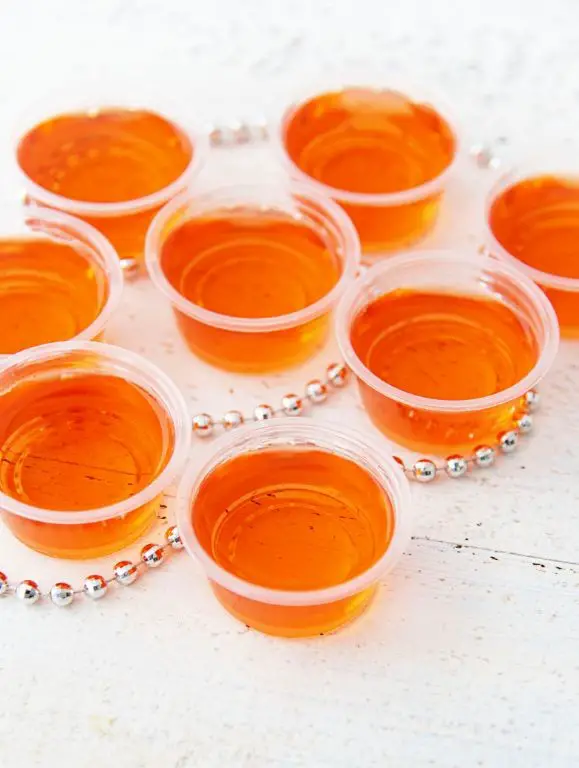 Peach Bellini Jello Shots: Bubbly and fruity.
