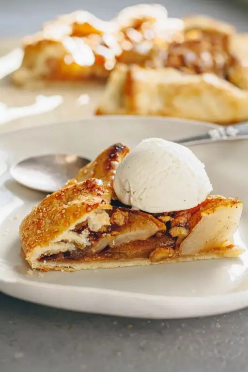 Pear and Brown Sugar Glazed Pie