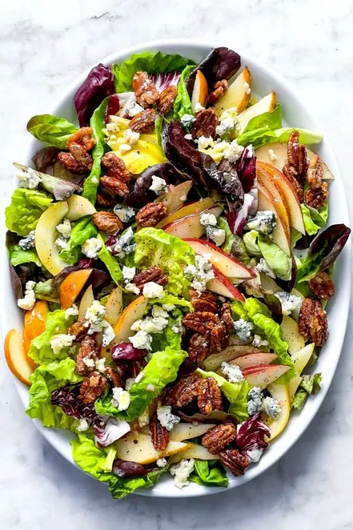 Pear and Gorgonzola Salad with Candied Pecans