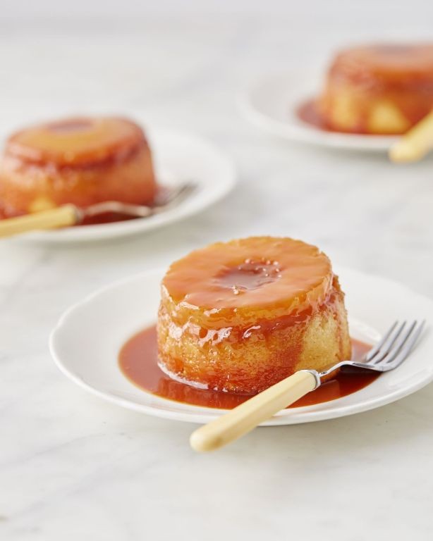 Pineapple Upside-Down Cake with Caramel Glaze