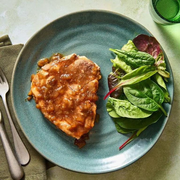 Pork Chops with Applesauce Glaze