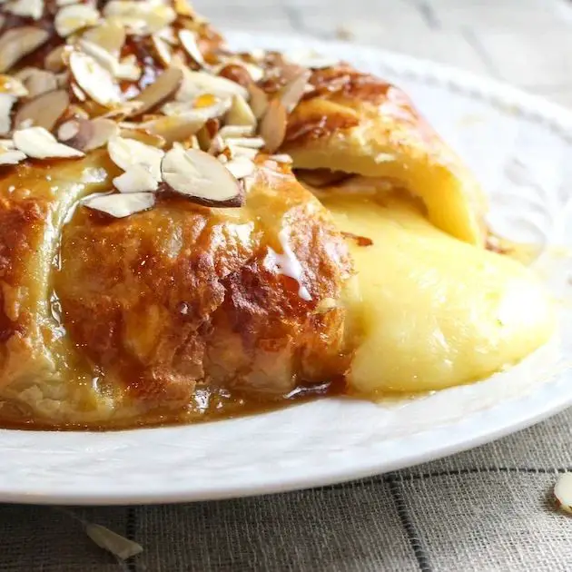 Puff Pastry Baked Brie with Honey