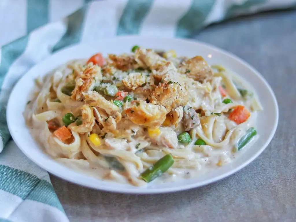 Quick and Easy Chicken Alfredo Pasta