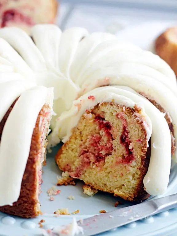 Raspberry White Chocolate Dump Cake