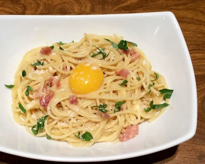 Rich Carbonara Sauce with Egg Yolks