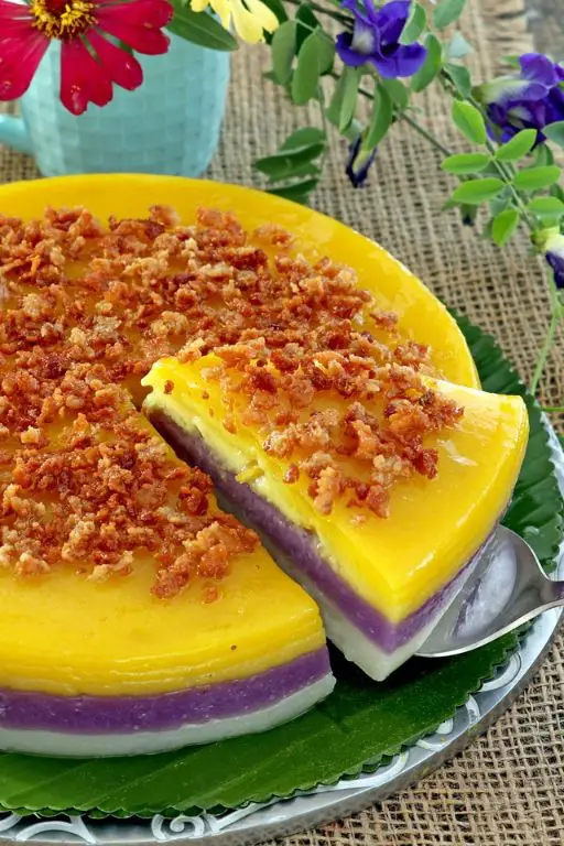 Sapin-Sapin - A multi-layered sticky rice cake.