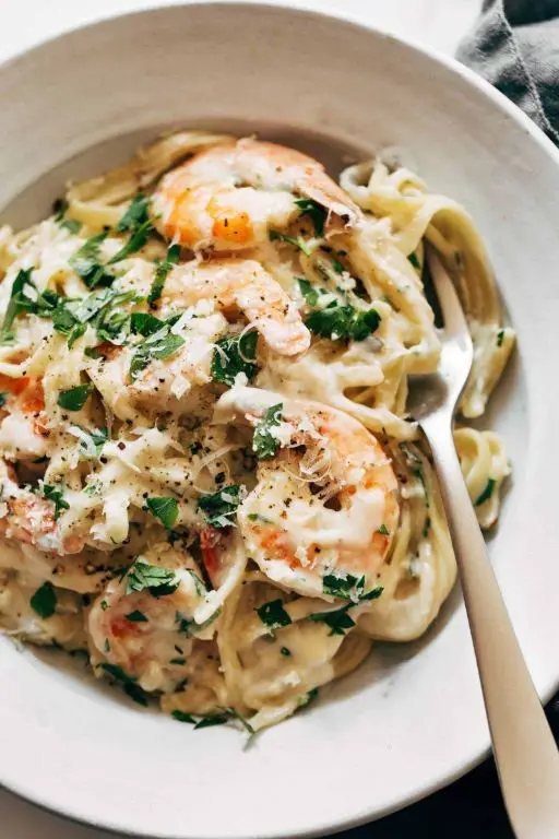 Seafood Linguine with White Wine Sauce
