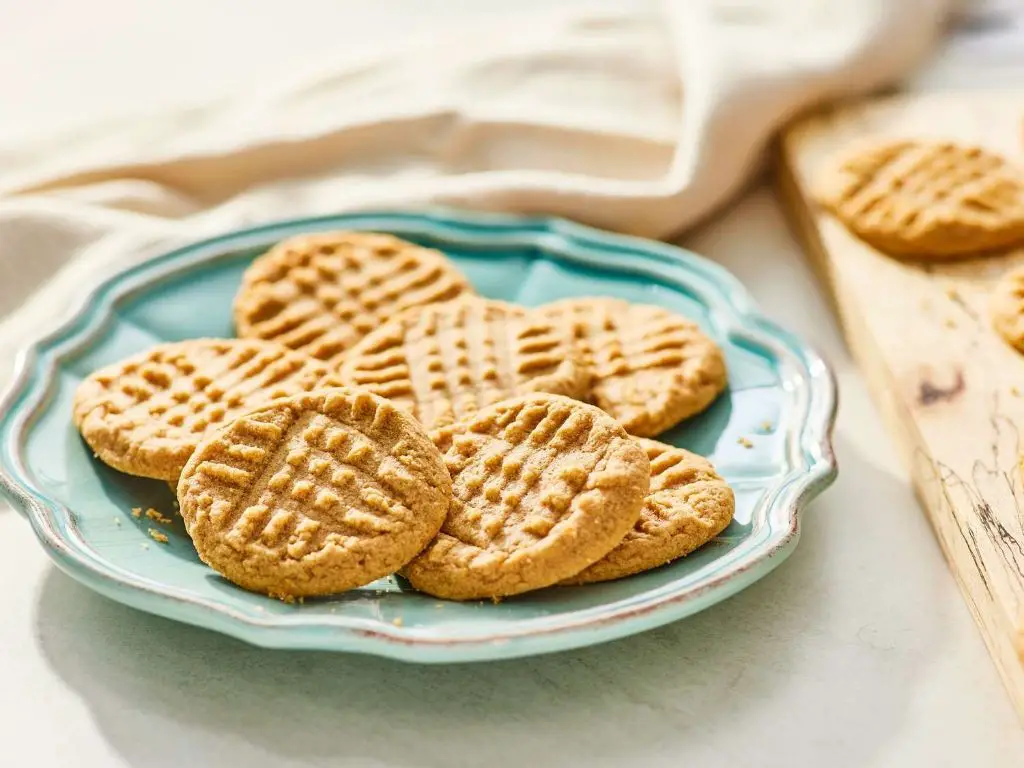 Simple 3-ingredient peanut butter cookies