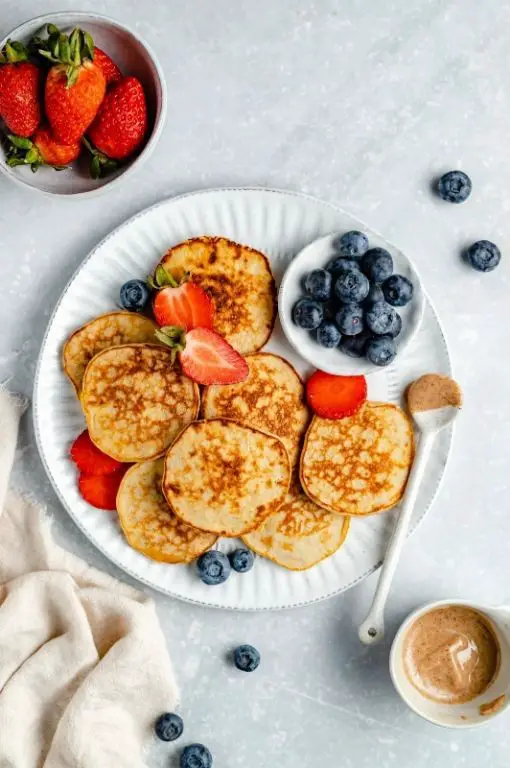 Simple 4-Ingredient Pancakes