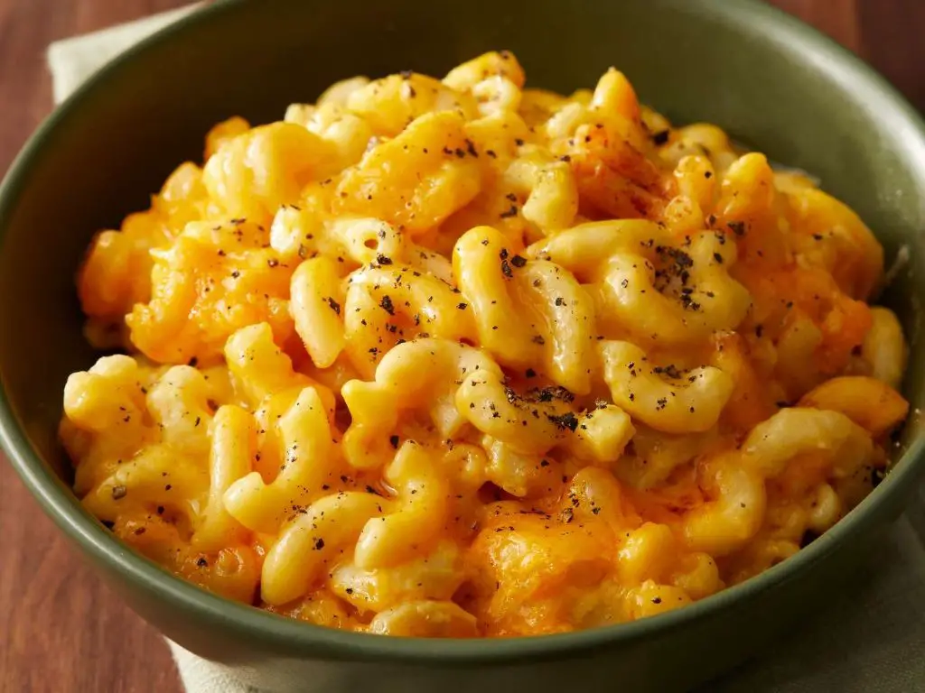 Simple Slow Cooker Mac and Cheese