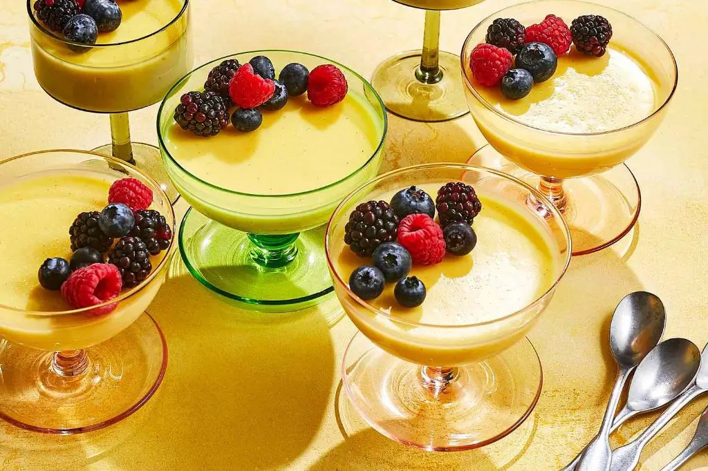 Simple Vanilla Panna Cotta