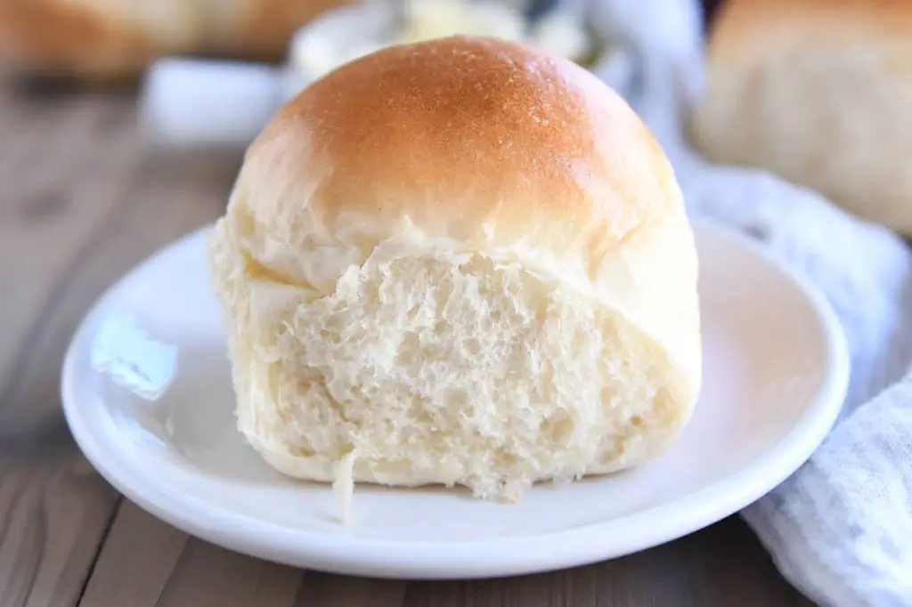 Soft and Fluffy Dinner Rolls