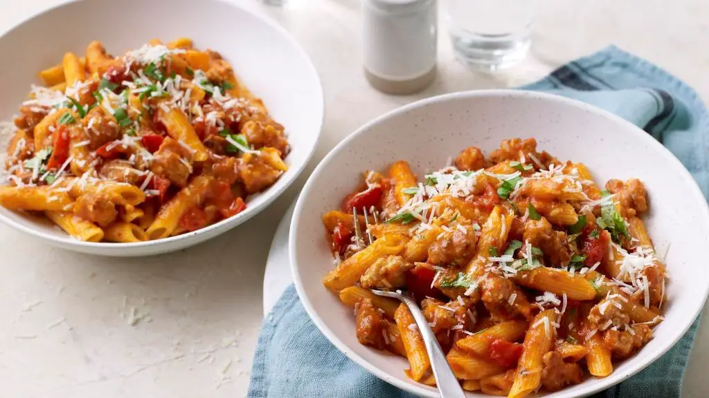 Spicy 5-Ingredient Sausage Pasta