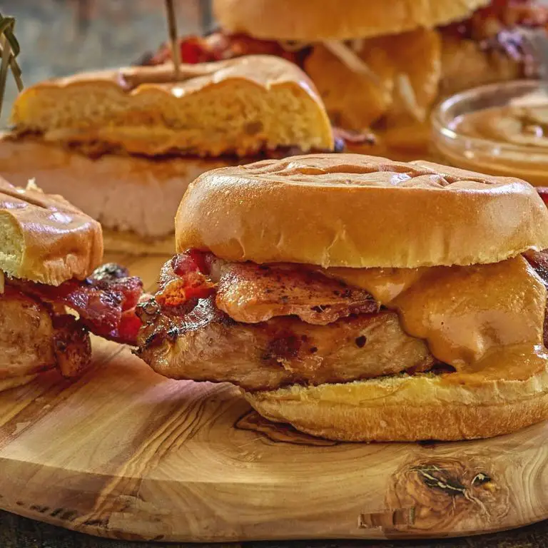 Spicy Thai Chicken Sandwich with Peanut Sauce