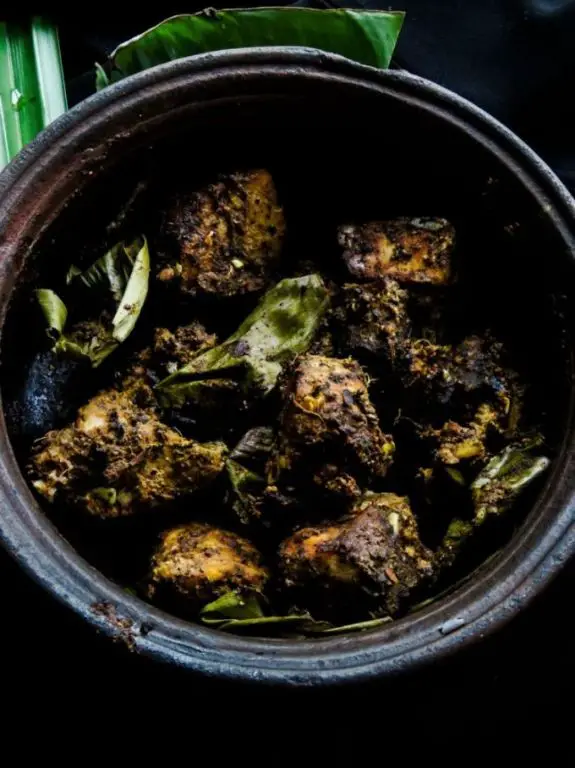 Sri Lankan Fish Ambul Thiyal: Sour Fish Curry