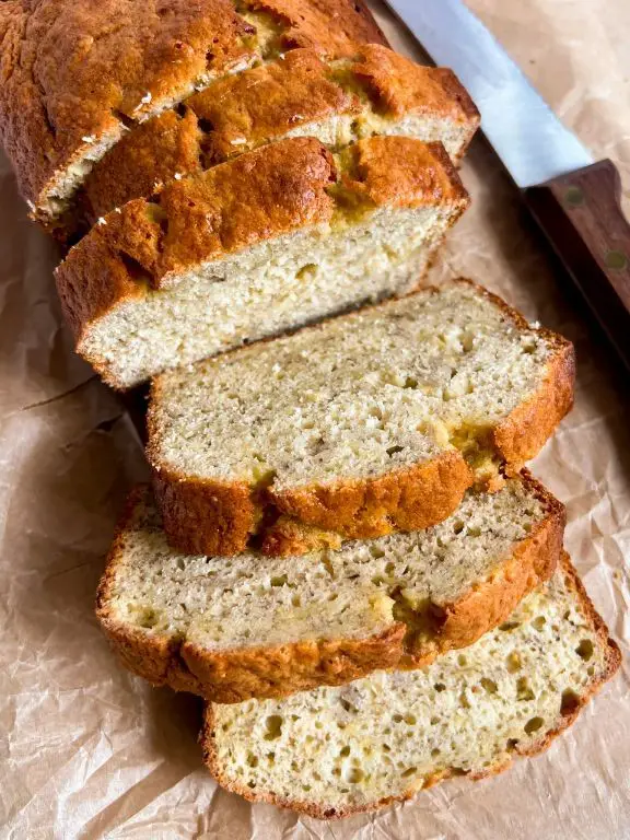 Tasty 4-Ingredient Banana Bread
