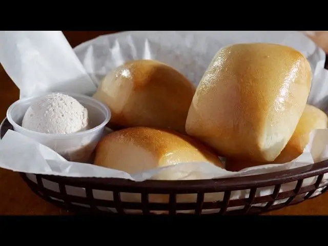 Texas Roadhouse Rolls with Cinnamon Butter