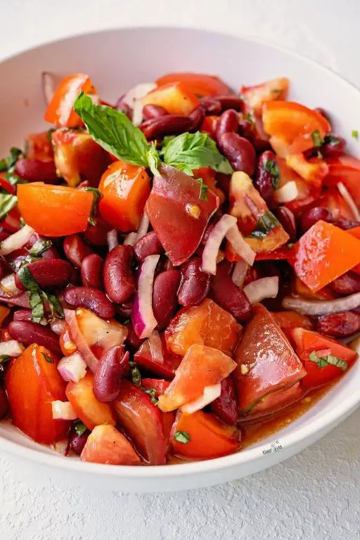 Tomato and Kidney Bean Salad with Basil