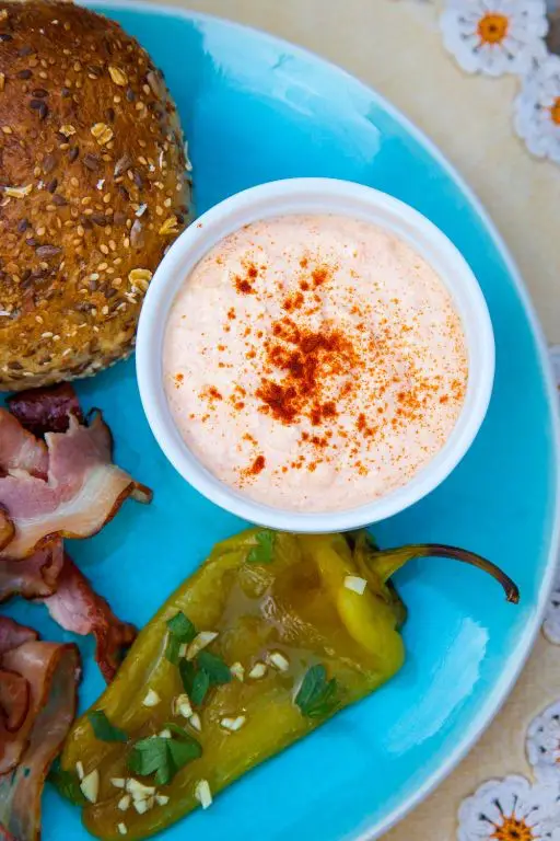 Urnebes with Hot Peppers and Cheese