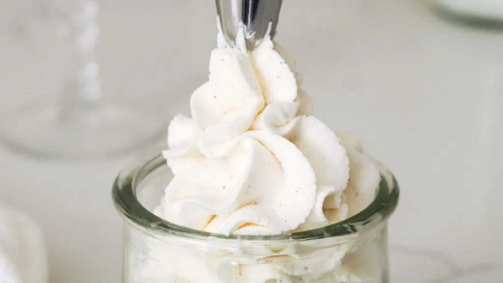 Vanilla Bean Whipped Cream Frosting