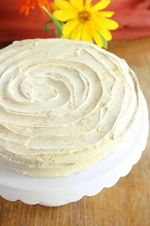 Vanilla Frosting with Honey and Cinnamon