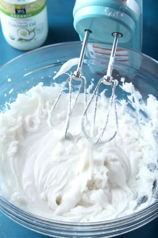 Vegan Vanilla Frosting with Coconut Milk
