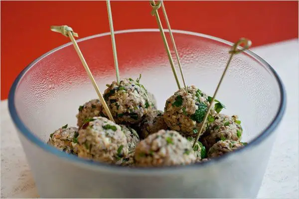 Vegetarian Kibbeh with Bulgur and Walnuts