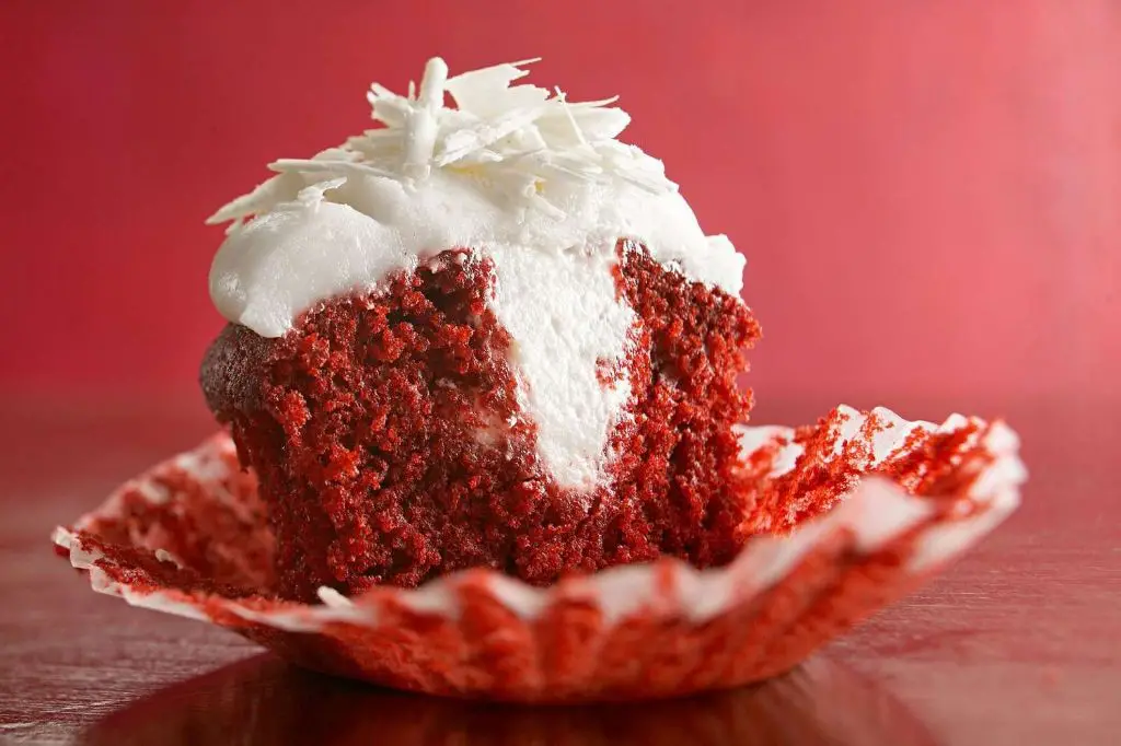 White Chocolate Filled Red Velvet Cupcakes