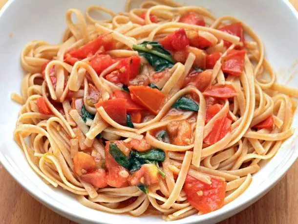 Whole Grain Spaghetti with Homemade Tomato Sauce