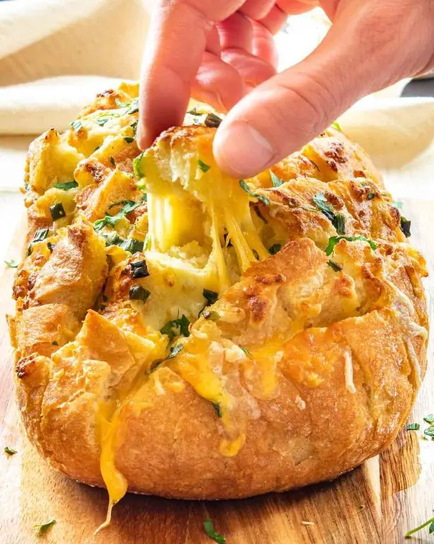 Air Fryer Cheesy Pull-Apart Bread
