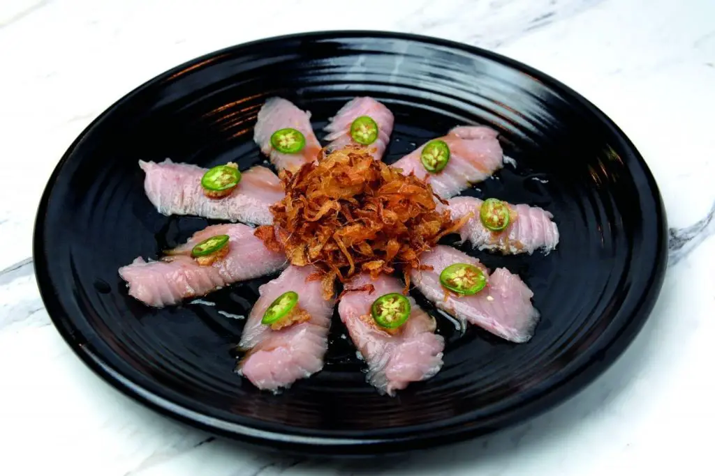 Albacore Sashimi with Garlic Chips
