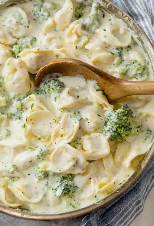 Alfredo Broccoli Rana Pasta