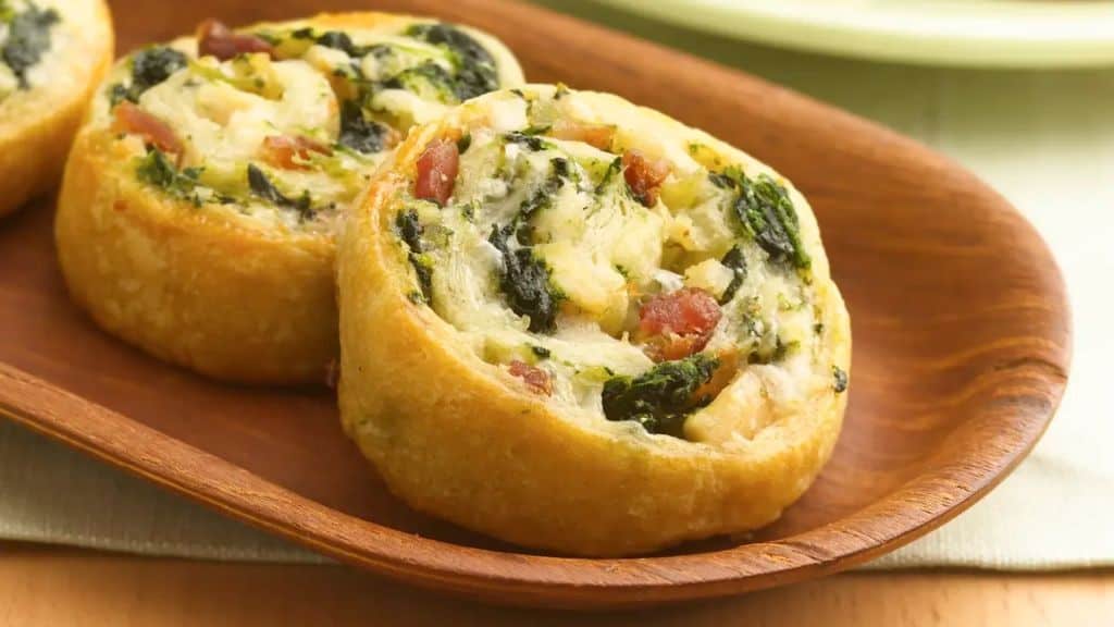 Alfredo Chicken and Spinach Pinwheels