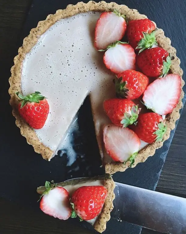 Almond Crust Melk Tart