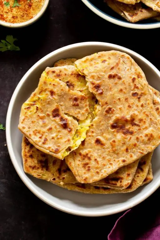Aloo Paratha (Potato Stuffed Roti)