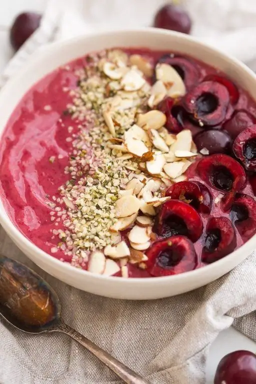 Amarena Cherry Smoothie Bowl