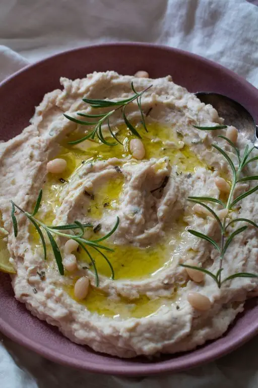 Anasazi Bean Hummus with Roasted Garlic