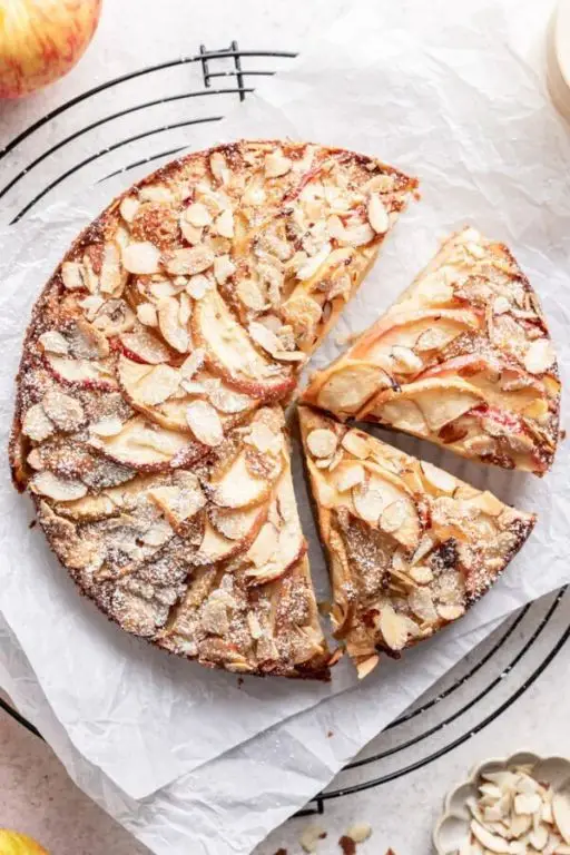 Apple Almond Pie with Fresh Apples and Nutty Almonds