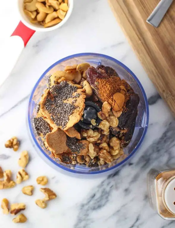 Apple Cinnamon Chia Seed Bars