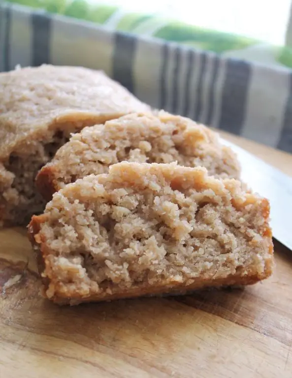 Apple Cinnamon Oatmeal Bread