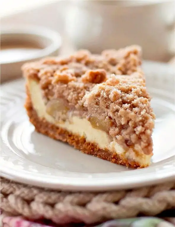 Apple Cream Cheese Pie with Fresh Apples and Creamy Filling