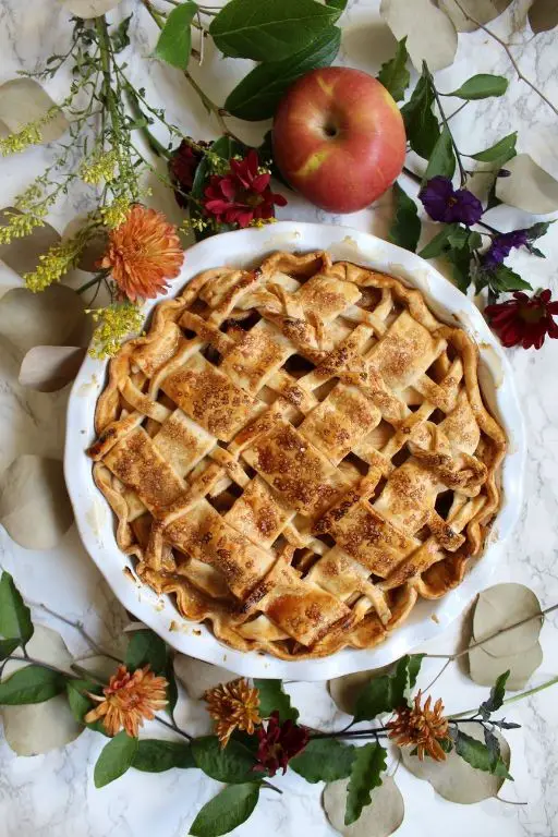 Apple Honey Pie with Fresh Apples and Sweet Honey Drizzle