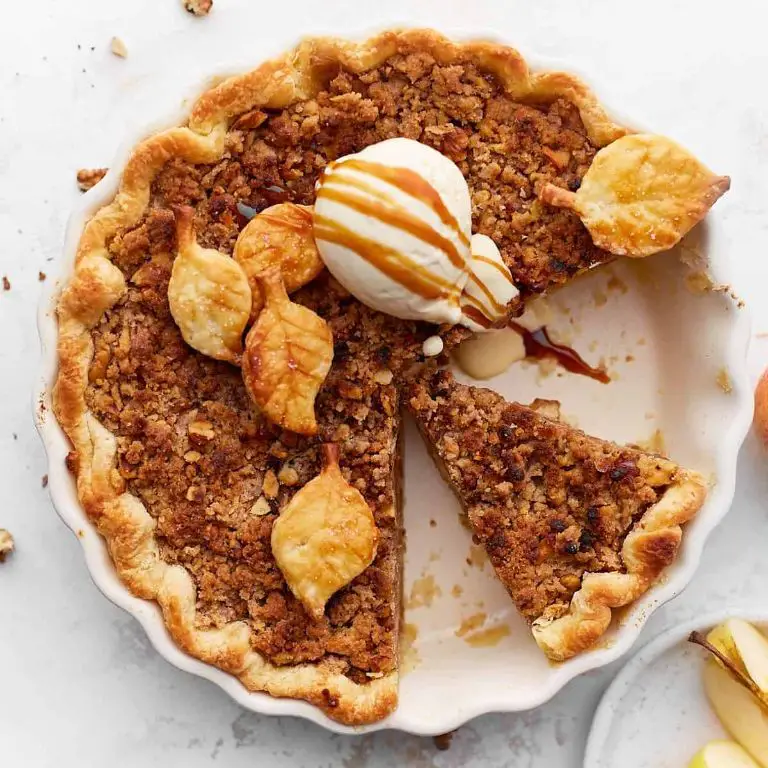 Apple Walnut Pie with Fresh Apples and Crunchy Walnuts