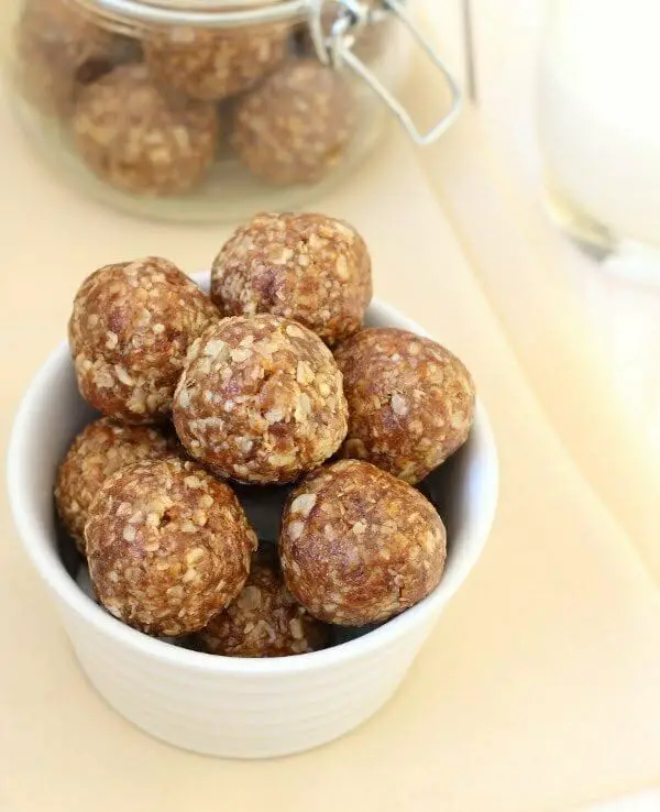 Apricot and Almond Energy Bites