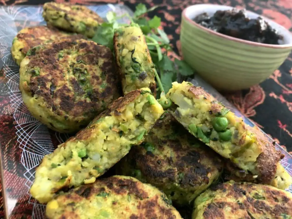 Arbi Tikki with Tamarind Chutney