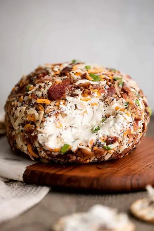 Bacon Cheddar Cheese Ball with Cream Cheese