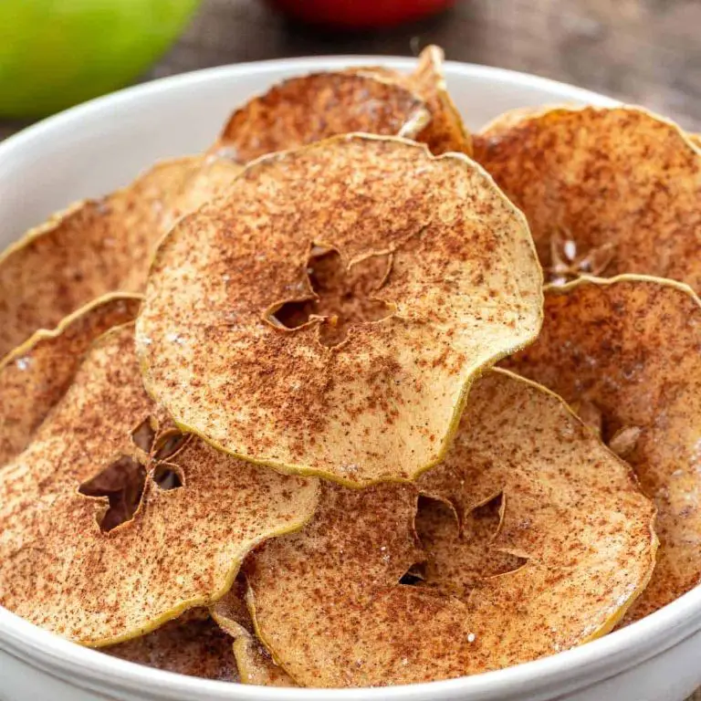 Baked Apple Chips with Cinnamon