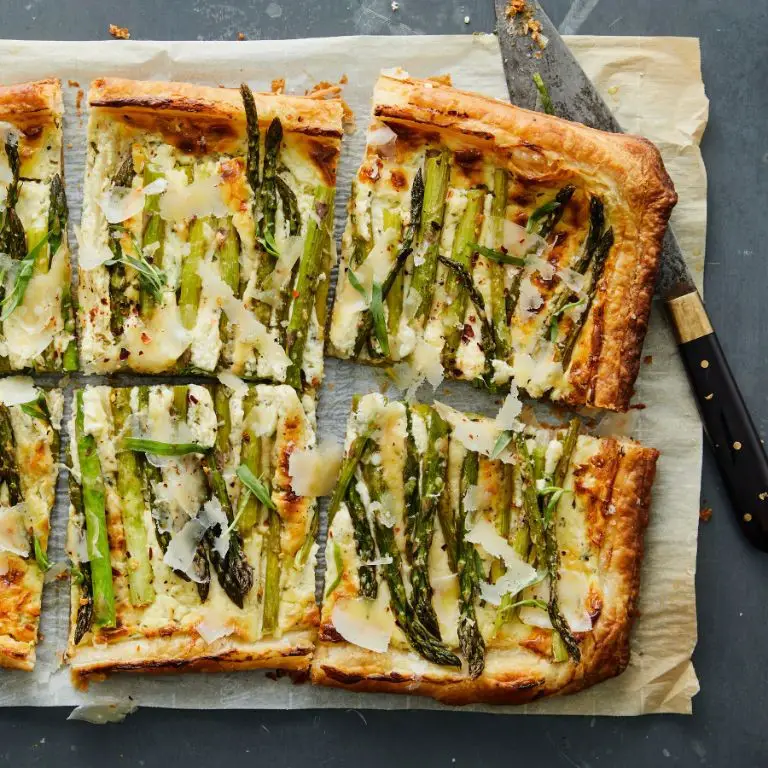 Baked Asparagus and Goat Cheese Tart