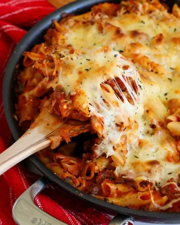 Baked Mostaccioli with Mushrooms and Onions